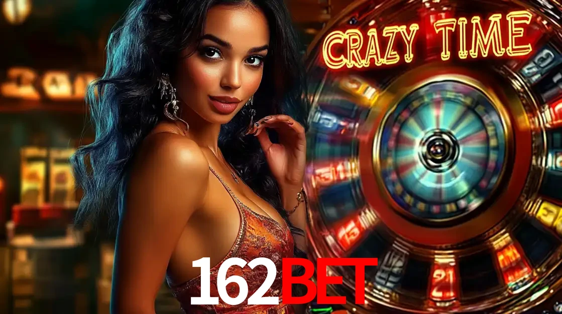 Mulher elegante ao lado da vibrante roda da fortuna do jogo de cassino ao vivo Crazy Time, um dos game shows mais populares e cheios de prêmios do 162BET.